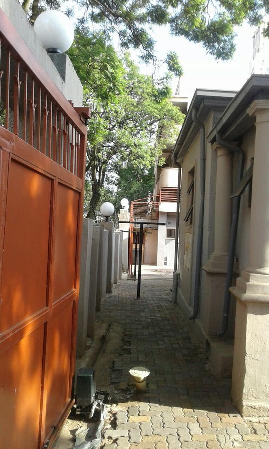 Royal Crown Guesthouse 요하네스버그 외부 사진